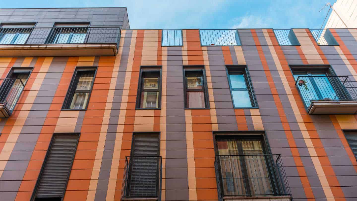 Starting the Year Strong: Choosing the Right Cladding for Large-Scale Commercial Projects - Image 2